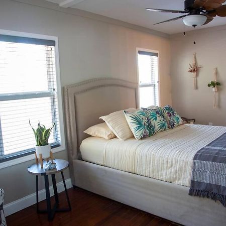 Two Bedroom Ranch With Private Deck Close To Beach Lake Worth Beach Bagian luar foto