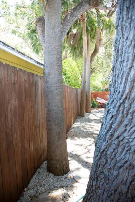 Two Bedroom Ranch With Private Deck Close To Beach Lake Worth Beach Bagian luar foto