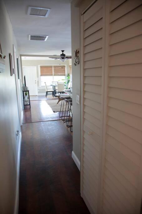 Two Bedroom Ranch With Private Deck Close To Beach Lake Worth Beach Bagian luar foto