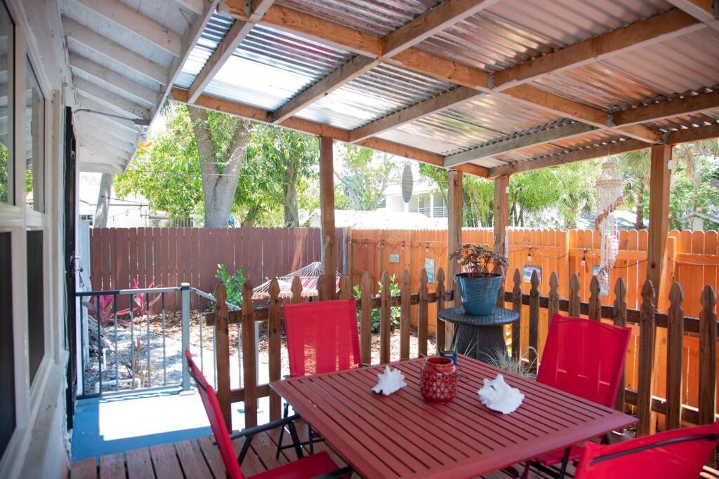 Two Bedroom Ranch With Private Deck Close To Beach Lake Worth Beach Bagian luar foto