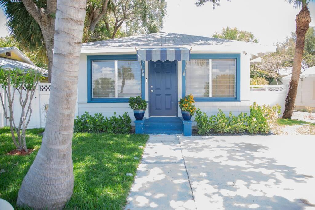 Two Bedroom Ranch With Private Deck Close To Beach Lake Worth Beach Bagian luar foto