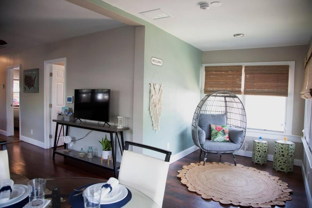 Two Bedroom Ranch With Private Deck Close To Beach Lake Worth Beach Bagian luar foto