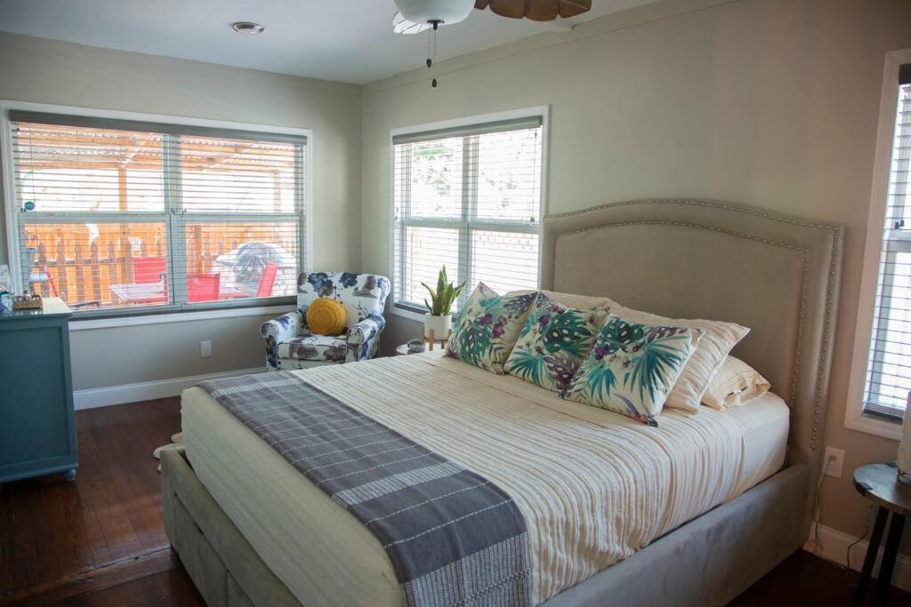 Two Bedroom Ranch With Private Deck Close To Beach Lake Worth Beach Bagian luar foto